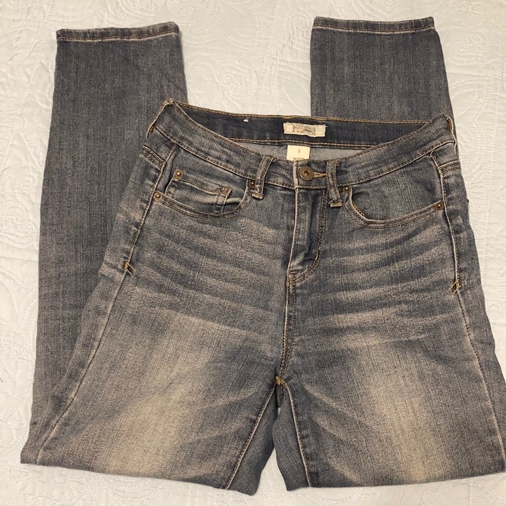 Mudd Size 3 Super High Waisted Jeans